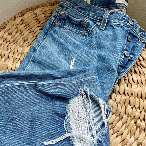 Levi's Wedgie Straight Leg Big E Button Fly High Rise Denim Jeans Size 29 - Picture 7 of 7